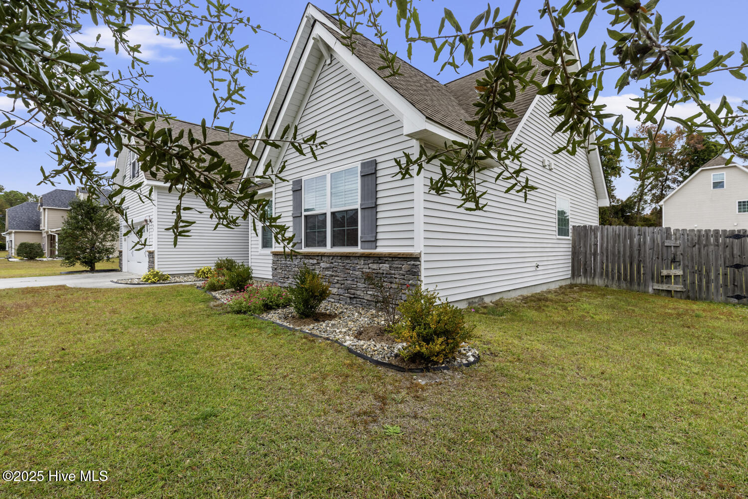 100 Kenna Court Property Photo 4