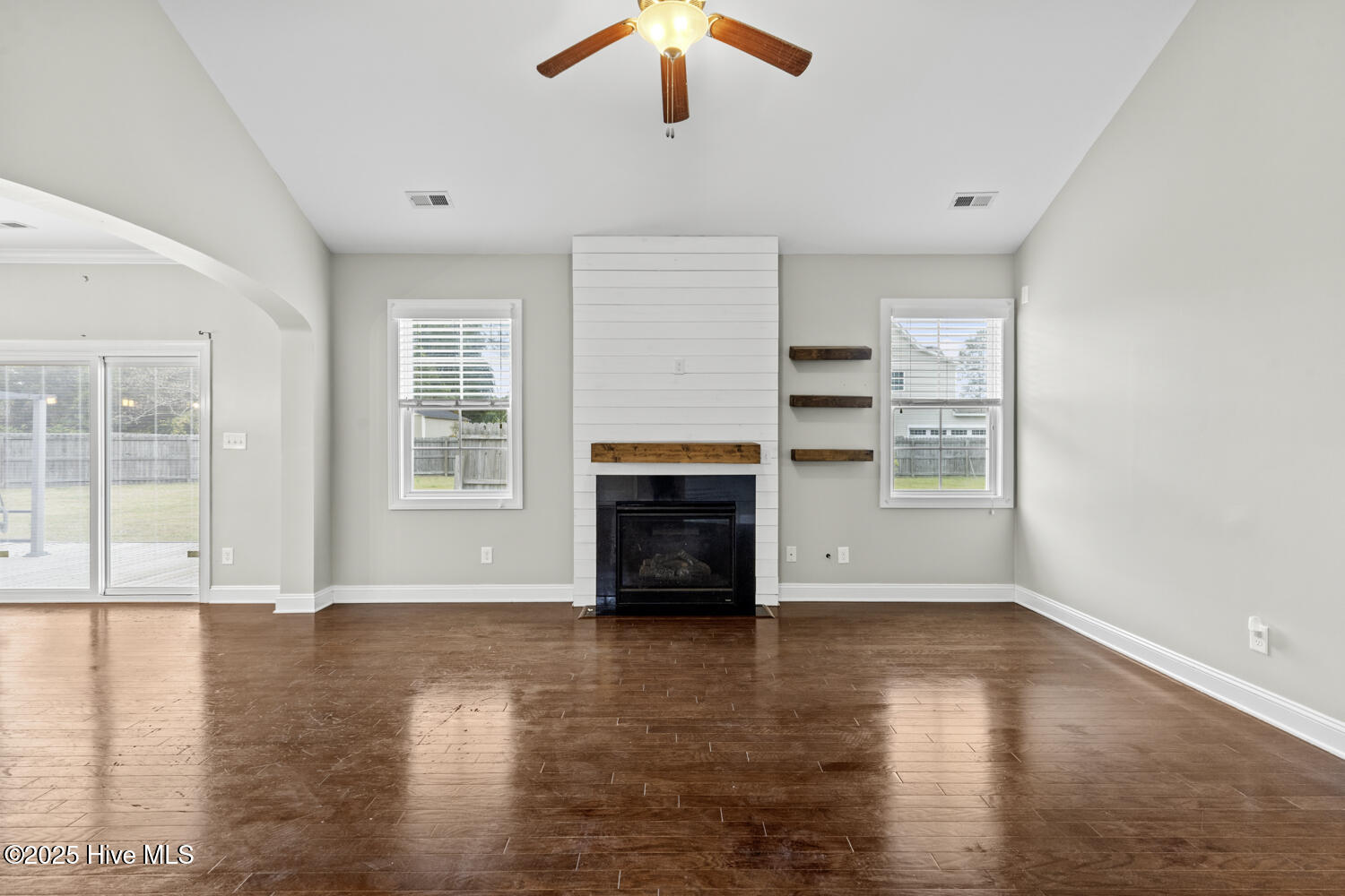 100 Kenna Court Property Photo 5
