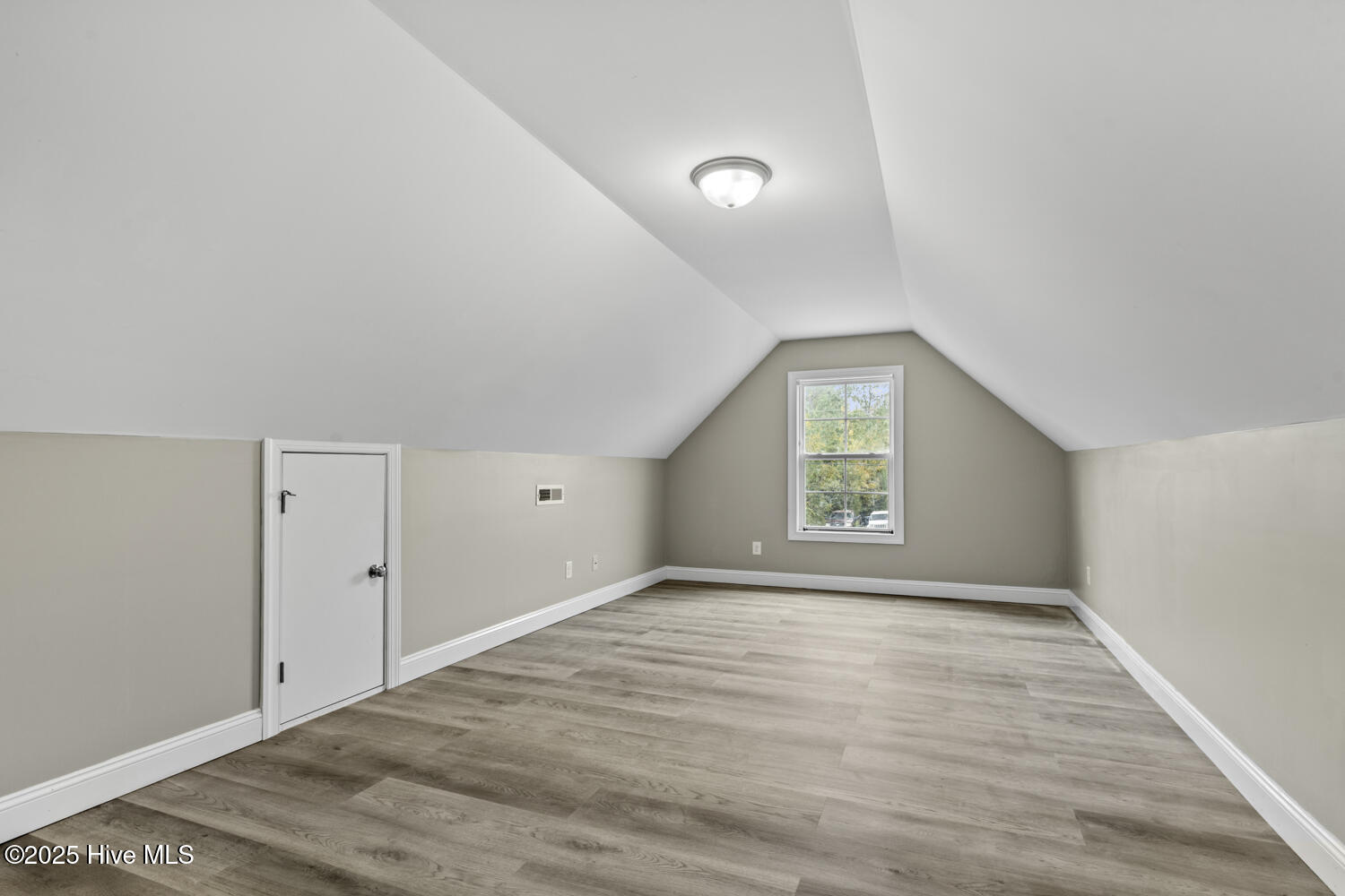 100 Kenna Court Property Photo 15