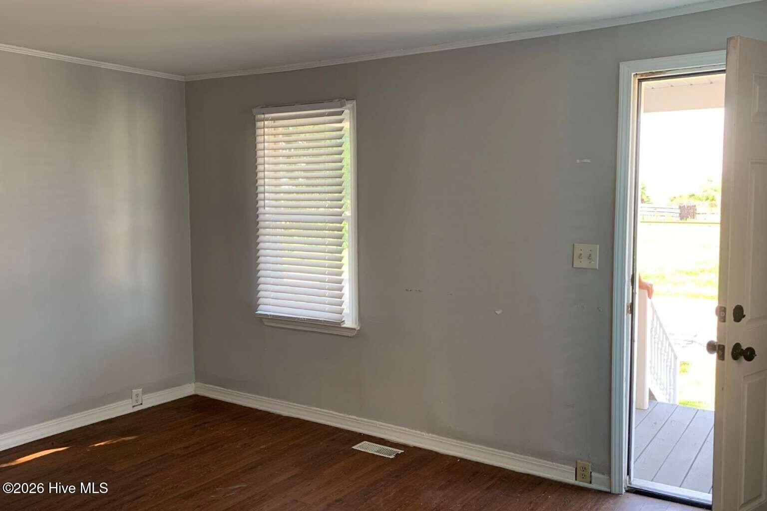857 Pasteur Street Property Photo 4
