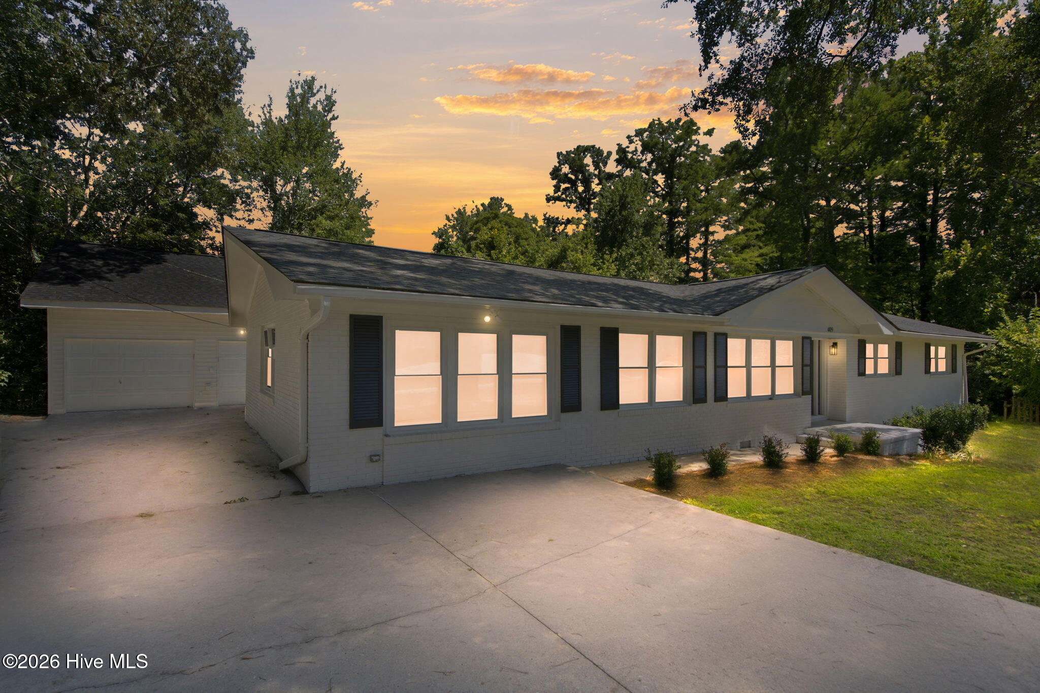 409 Sharon Drive Property Photo 1