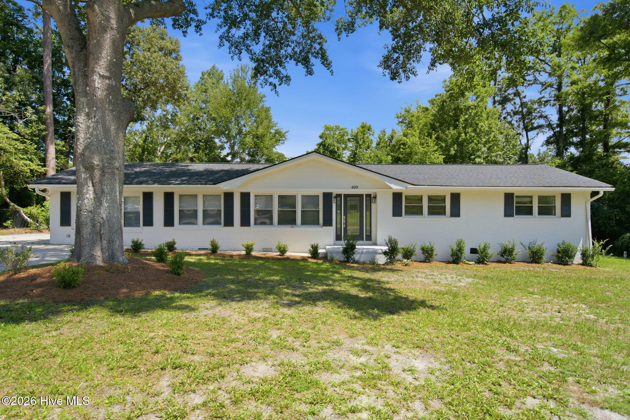 409 Sharon Drive Property Photo 5