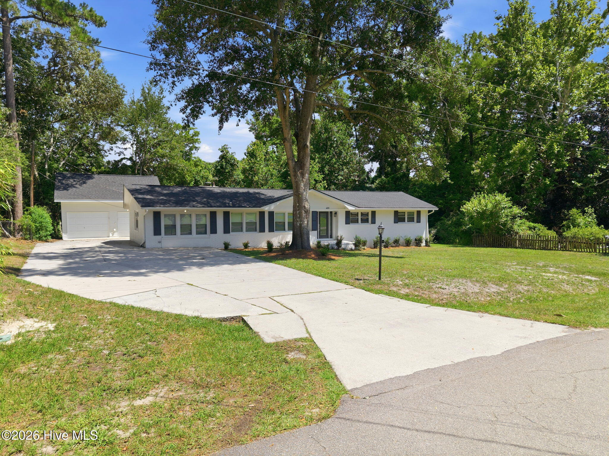409 Sharon Drive Property Photo 6
