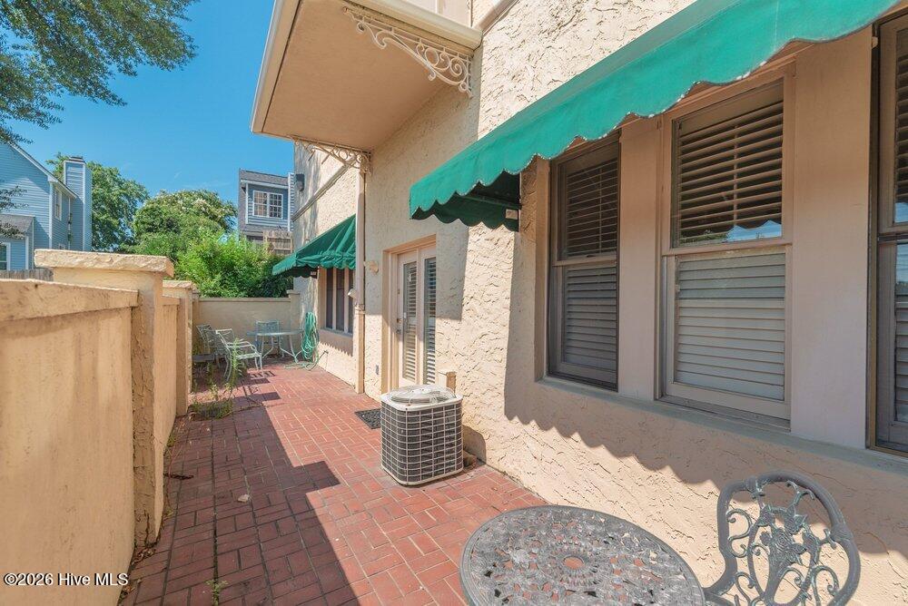 2068 Walton Way 101 Property Photo 27