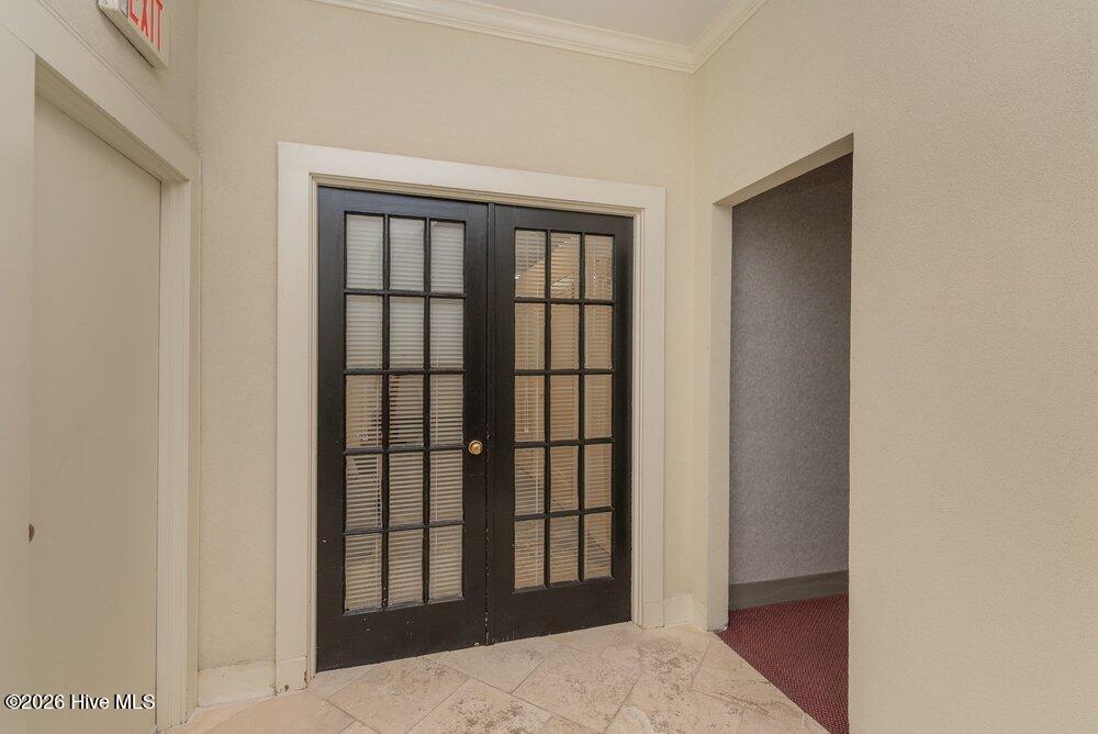 2068 Walton Way 101 Property Photo 32