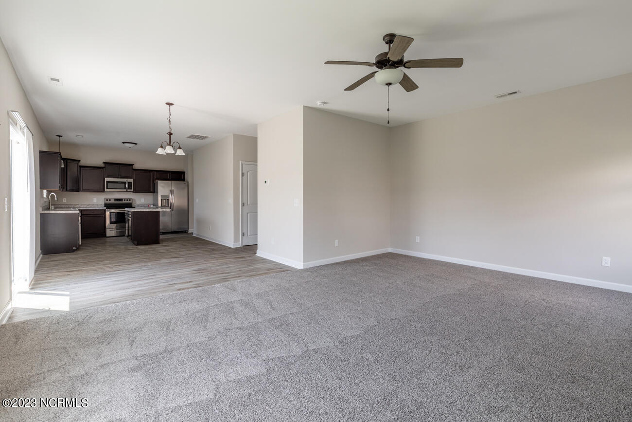 300 Waylon Way Property Photo 12
