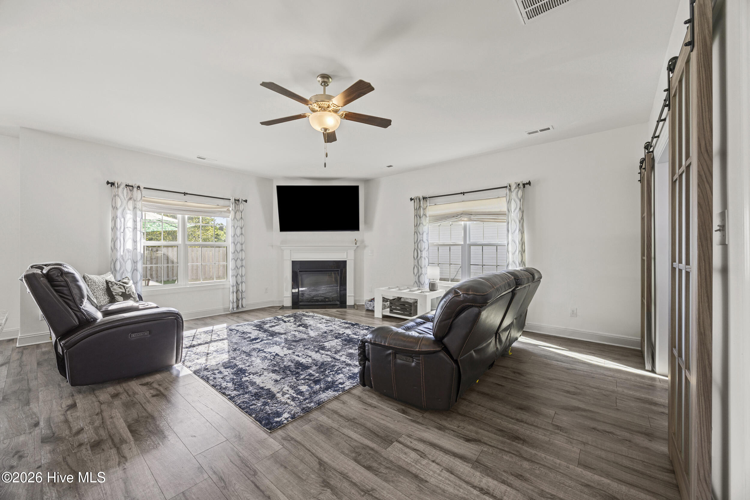 323 Windmill Light Way Property Photo 7