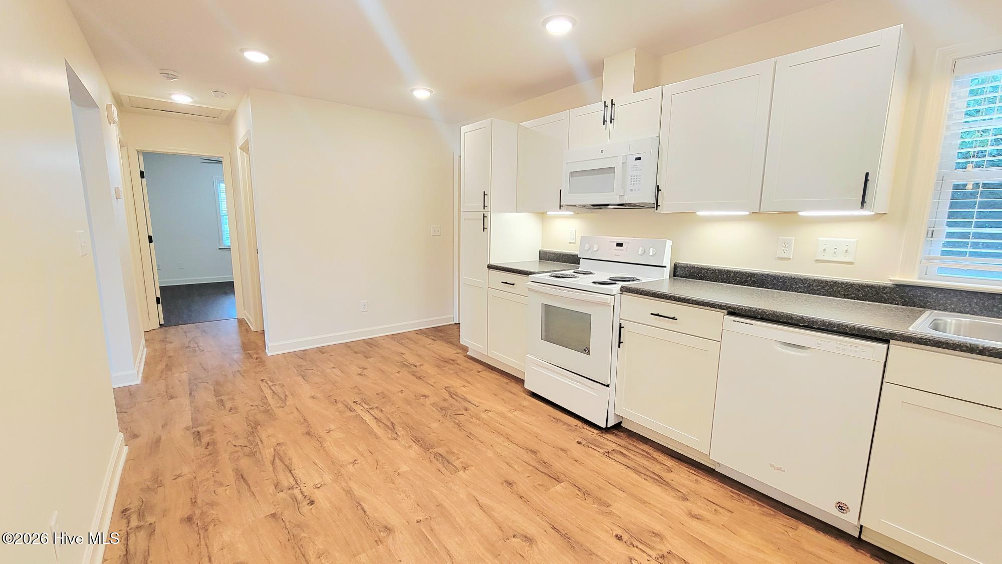 408 Pine Hills Drive Property Photo 5