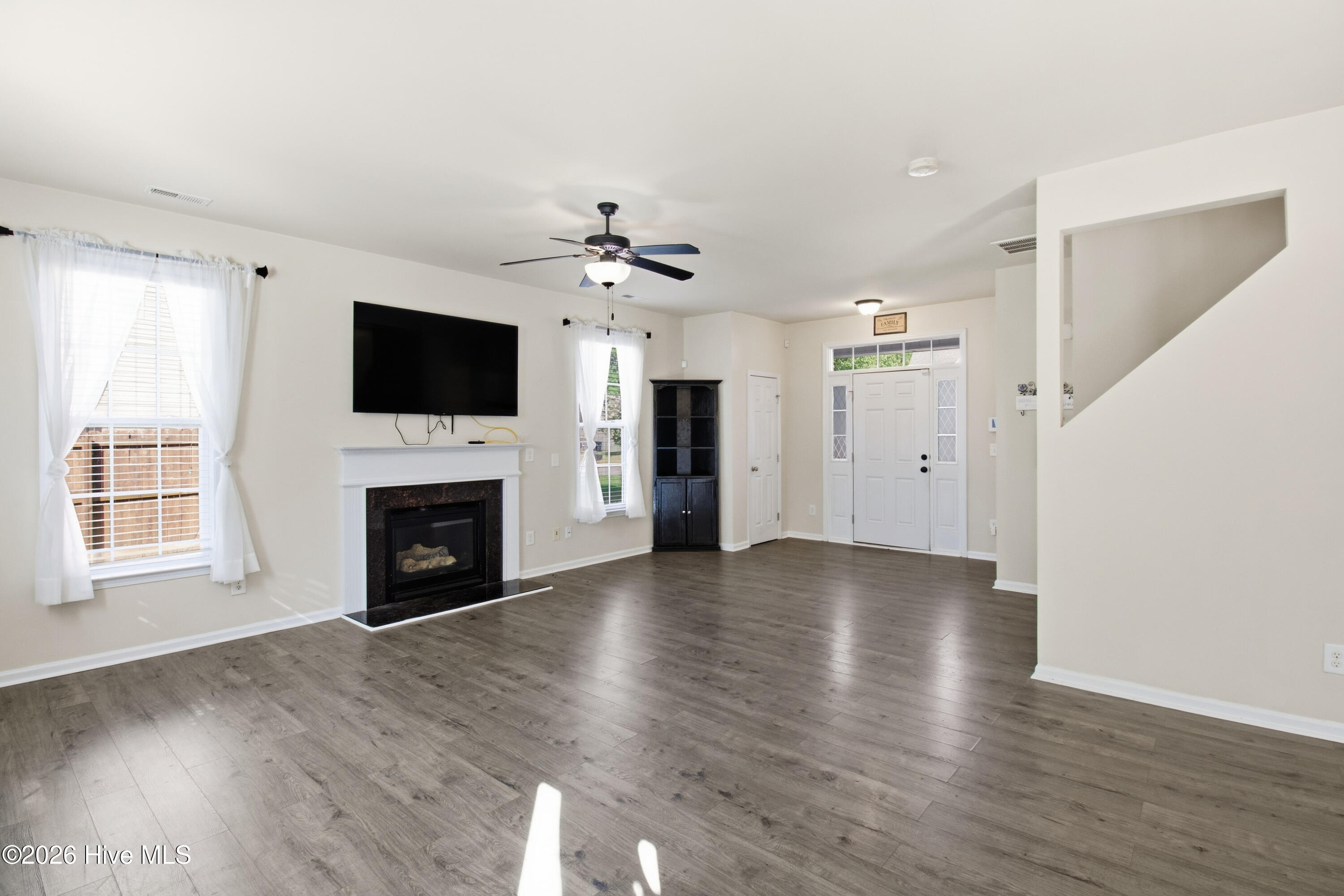 412 Savannah Drive Property Photo 6