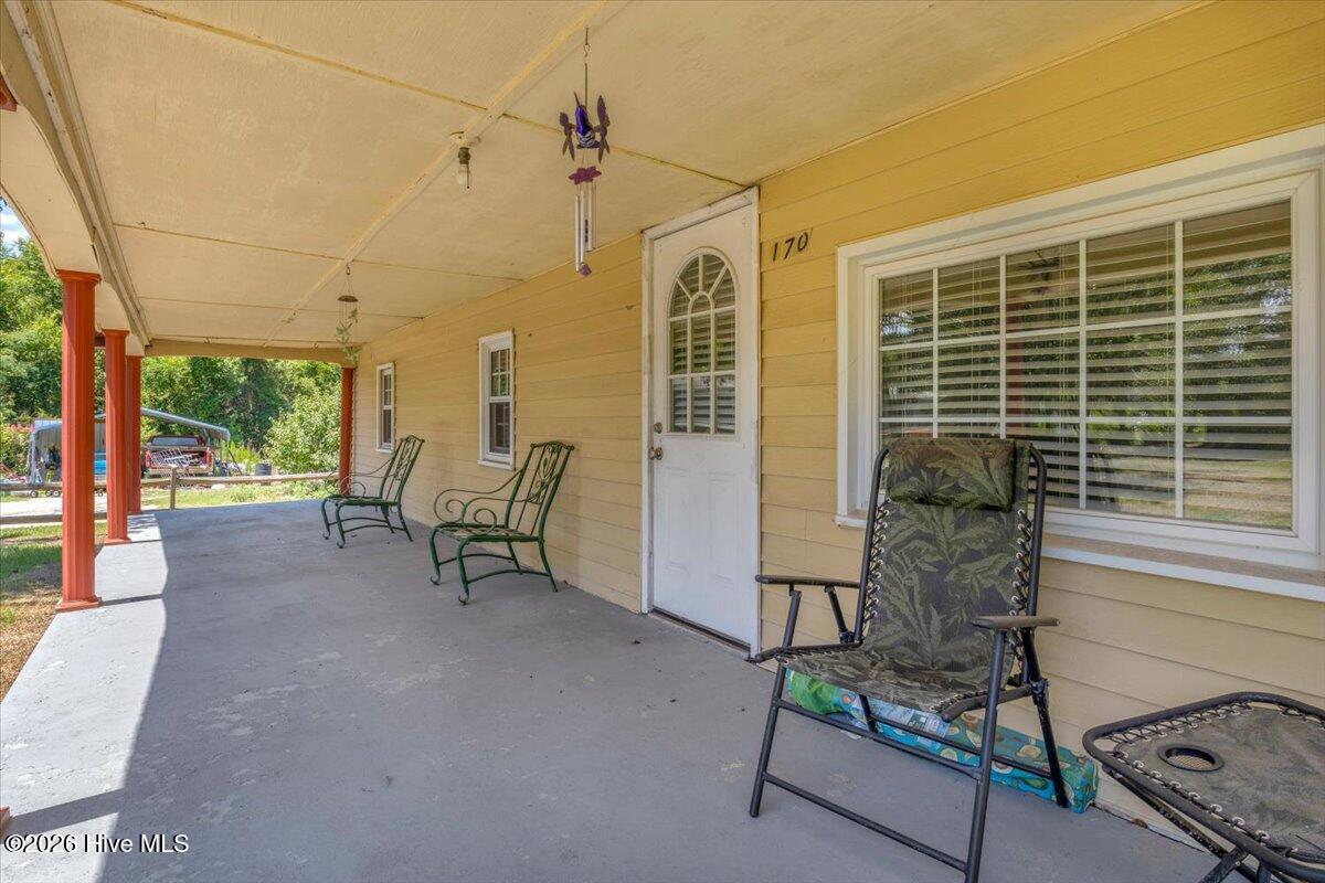 170 Loop Road Property Photo 8