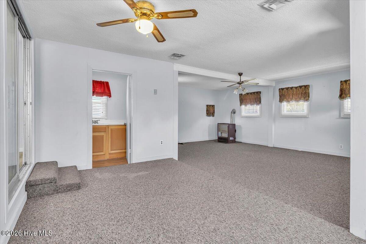 170 Loop Road Property Photo 15