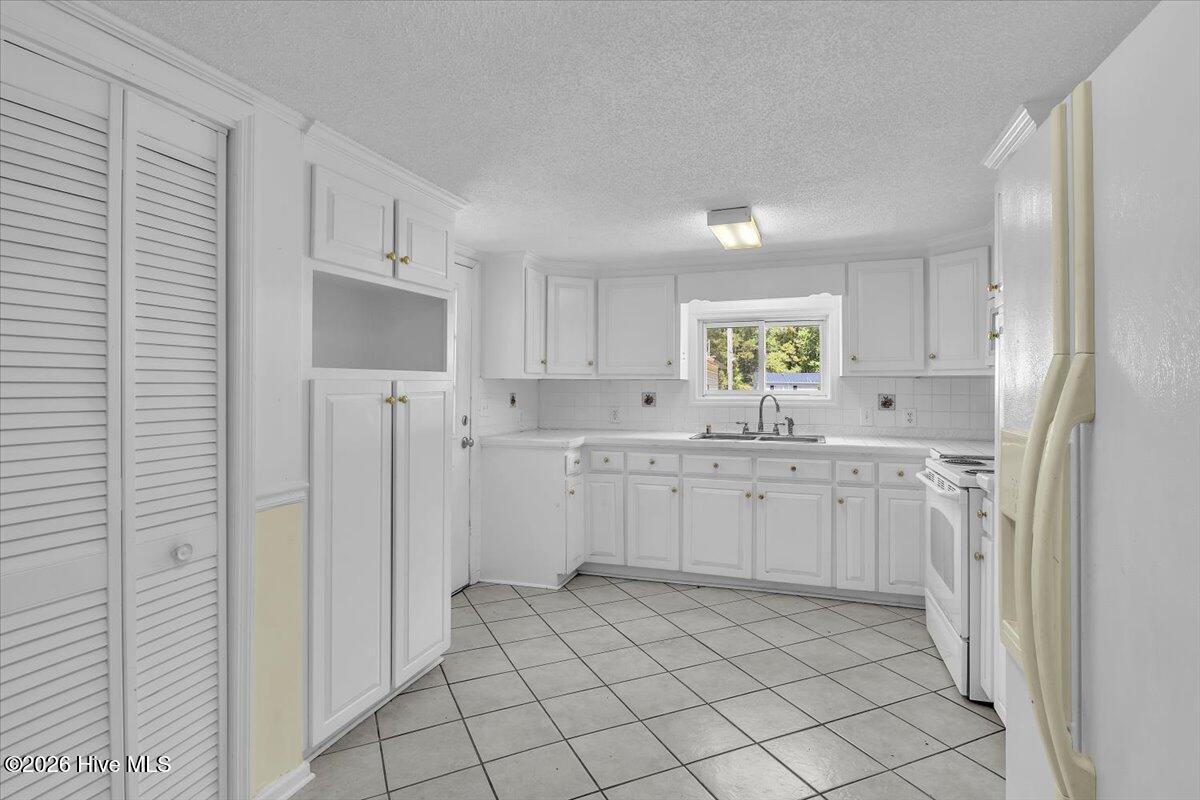 170 Loop Road Property Photo 17