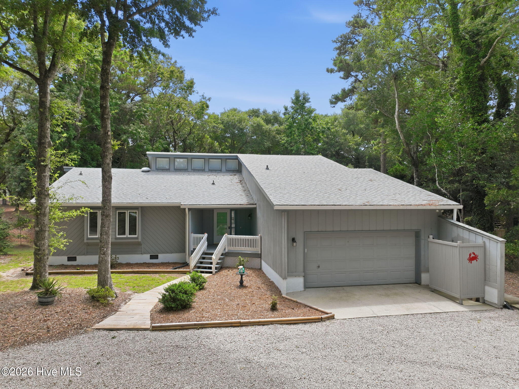 131 Oakleaf Drive Property Photo 1