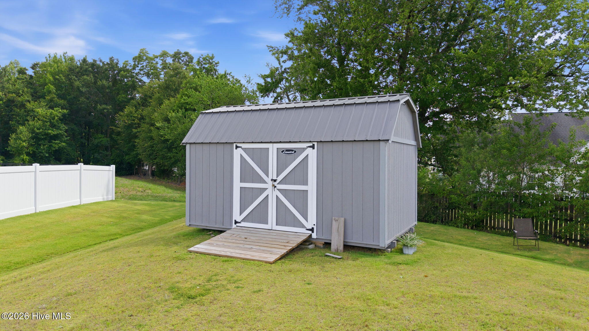 3013 Chipper Lane W Property Photo 6