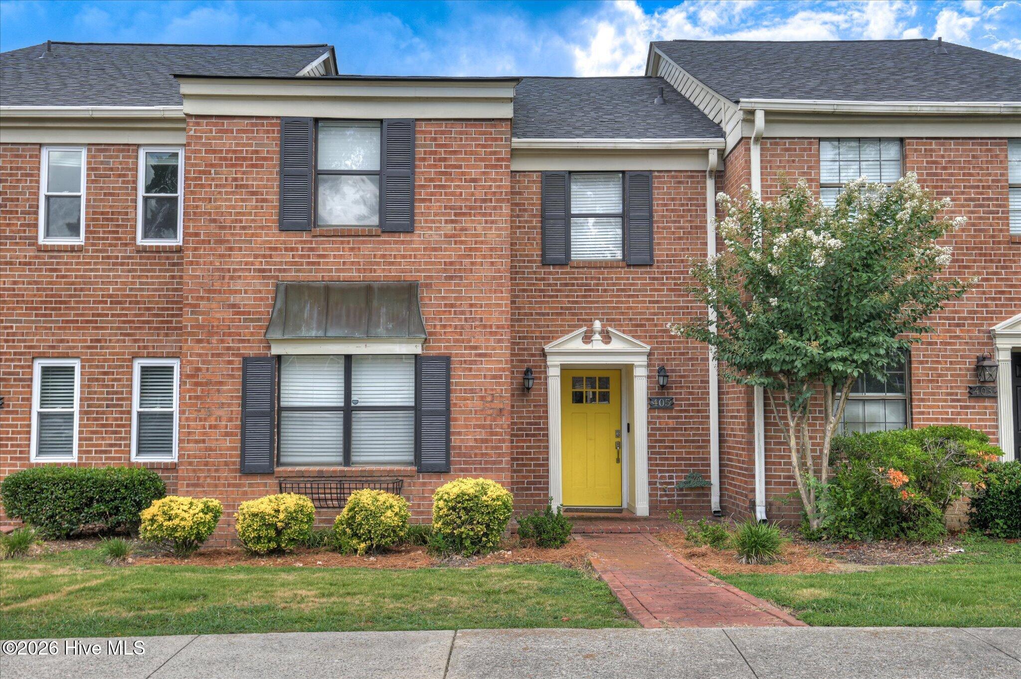 405 Folkstone Circle Property Photo 1