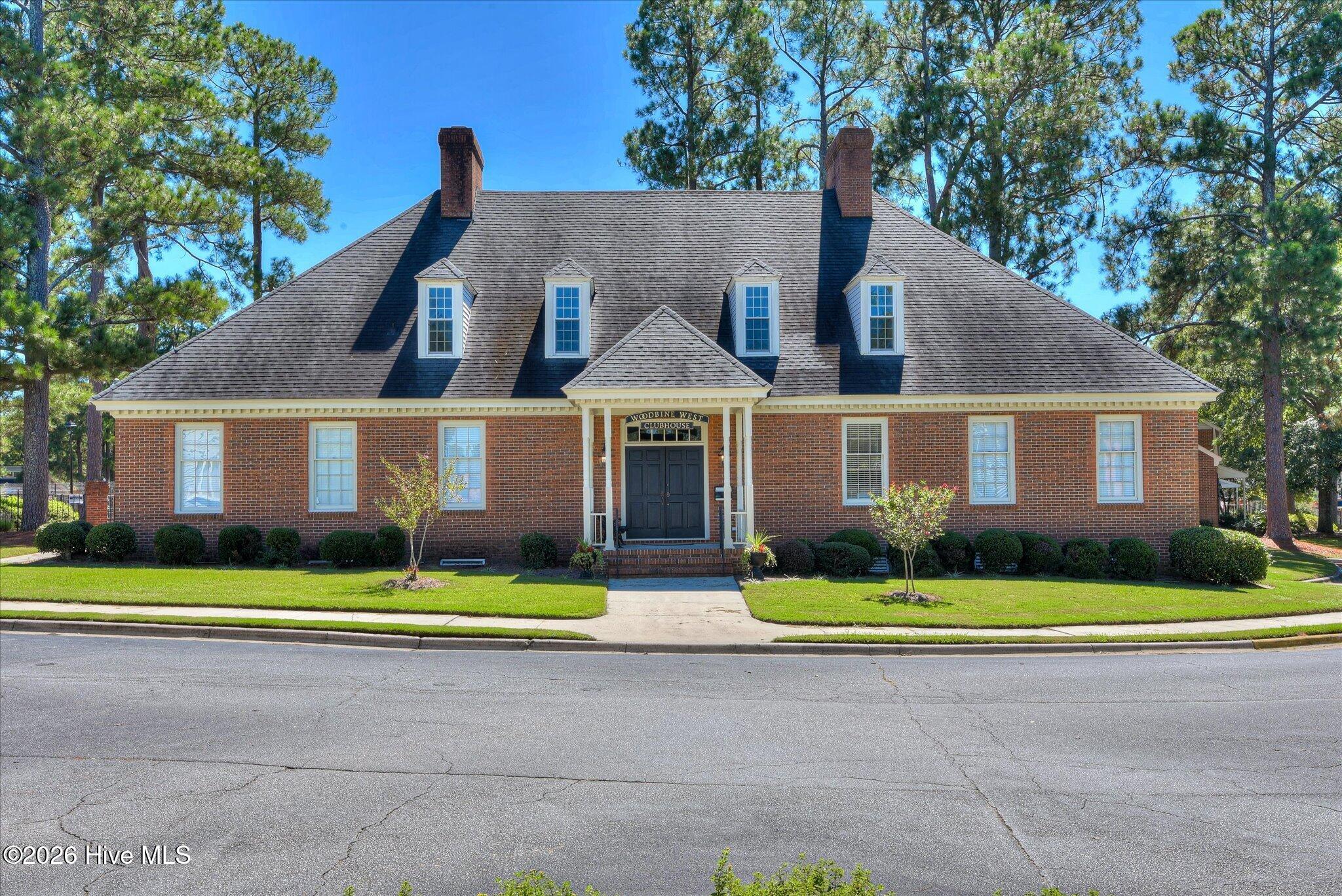 405 Folkstone Circle Property Photo 3