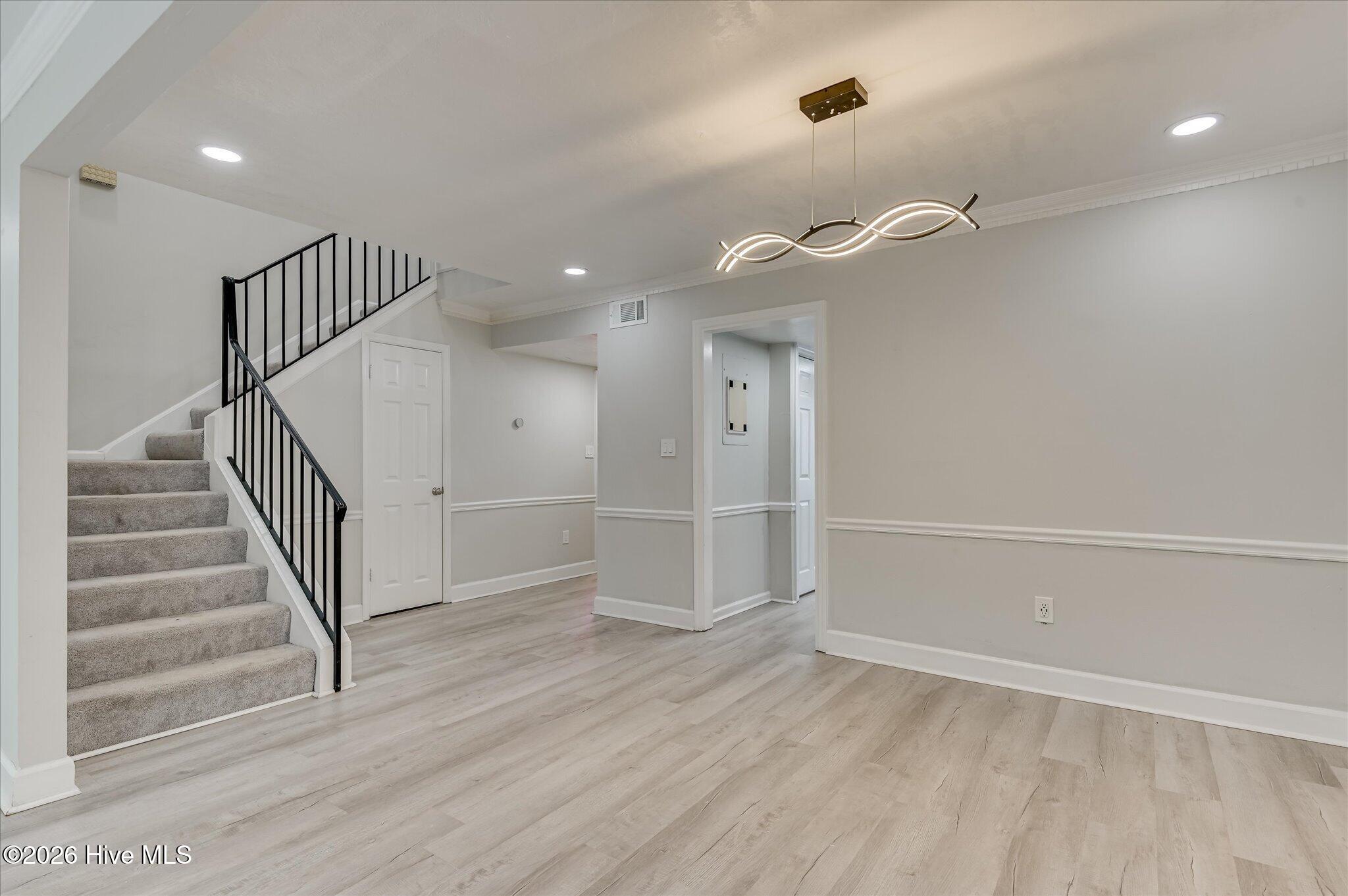 405 Folkstone Circle Property Photo 14