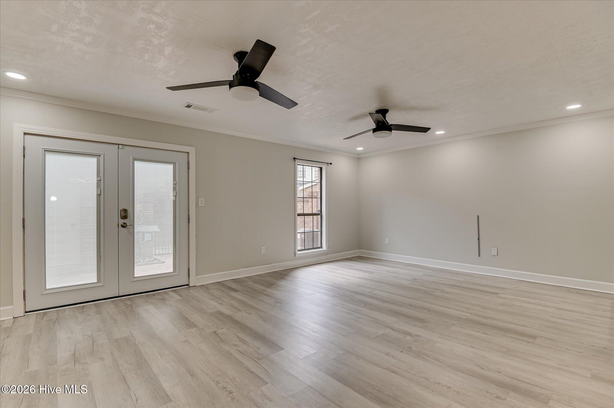 405 Folkstone Circle Property Photo 16