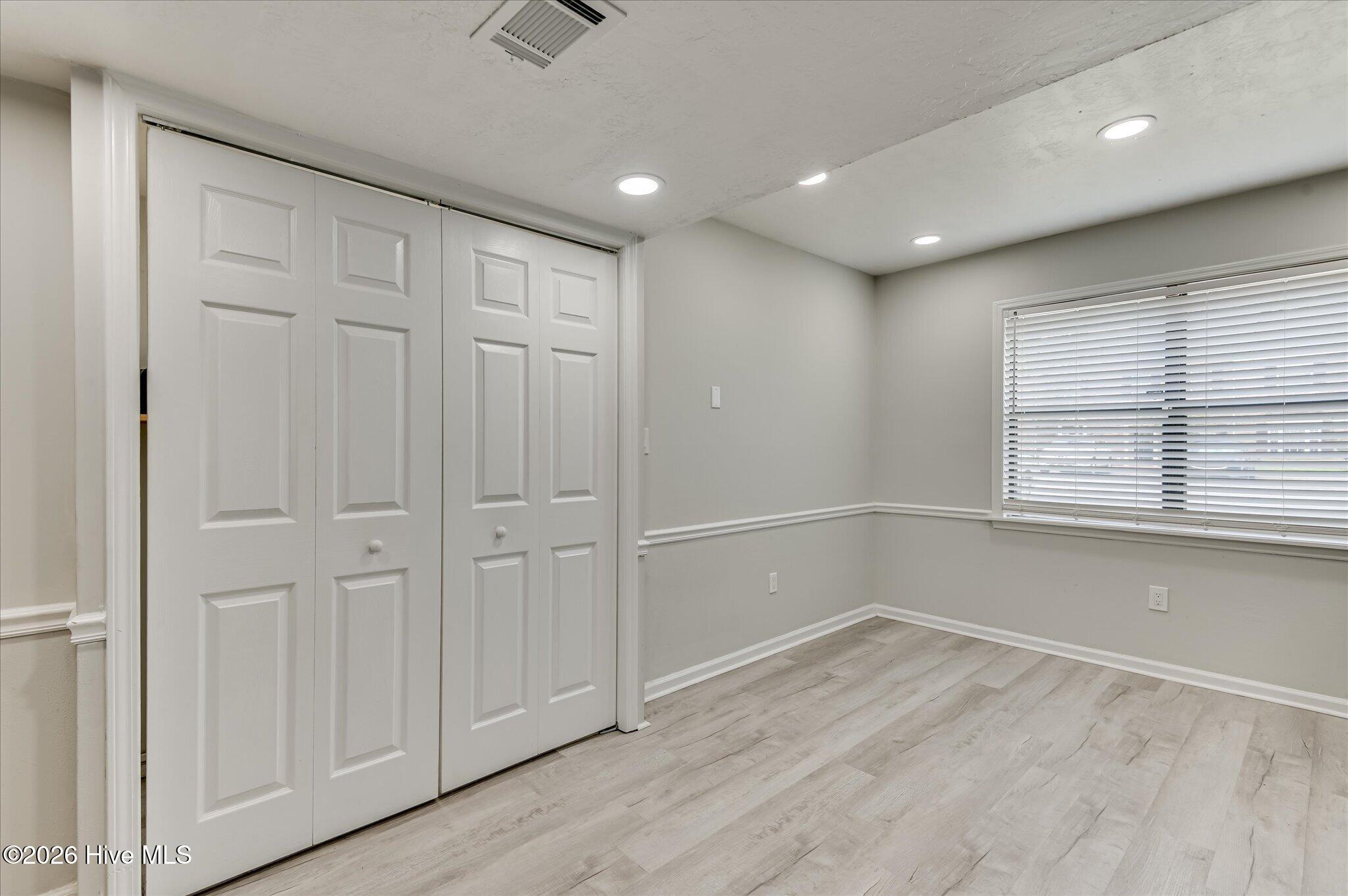 405 Folkstone Circle Property Photo 26