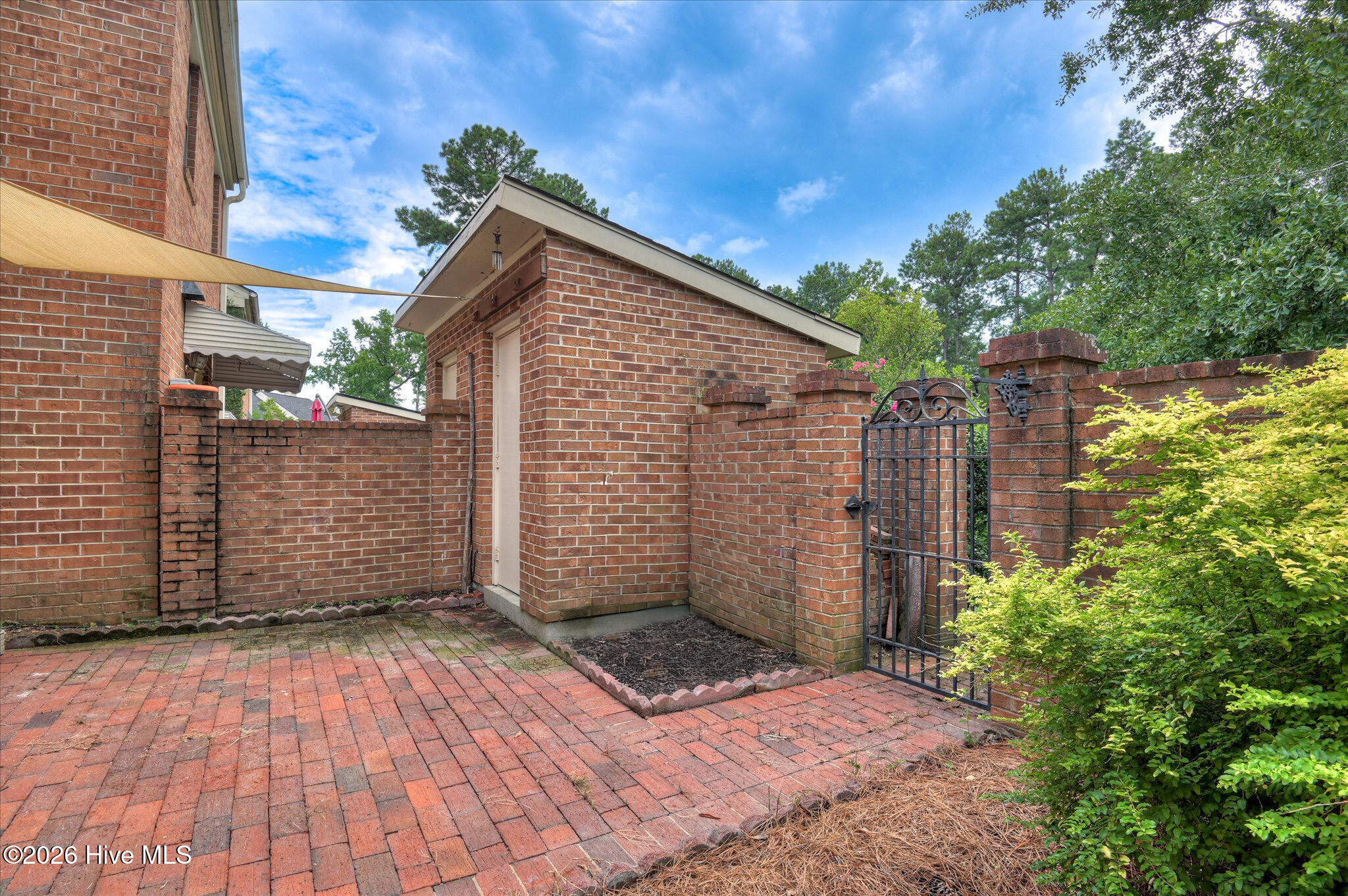 405 Folkstone Circle Property Photo 42