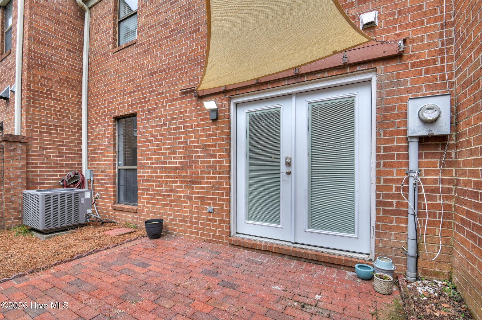 405 Folkstone Circle Property Photo 43