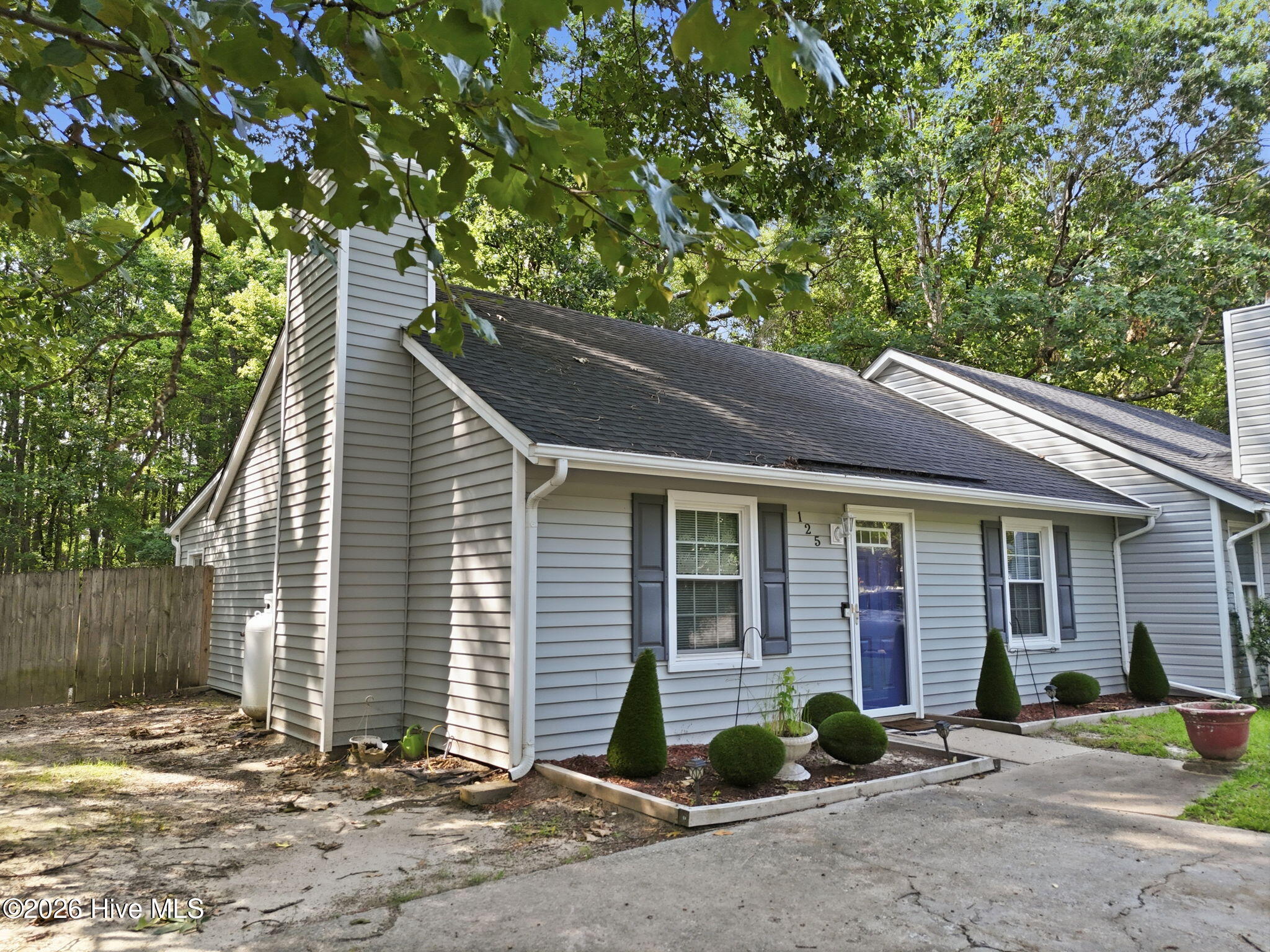 125 Pheasant Court Property Photo 6