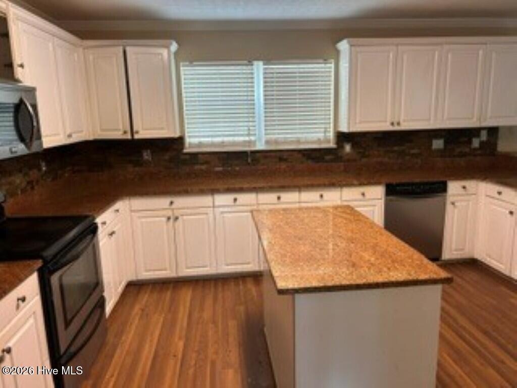 7504 Senators Ridge Drive Property Photo 3