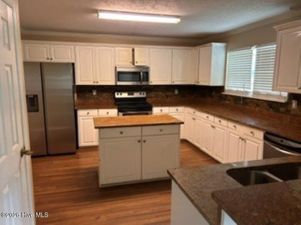 7504 Senators Ridge Drive Property Photo 4