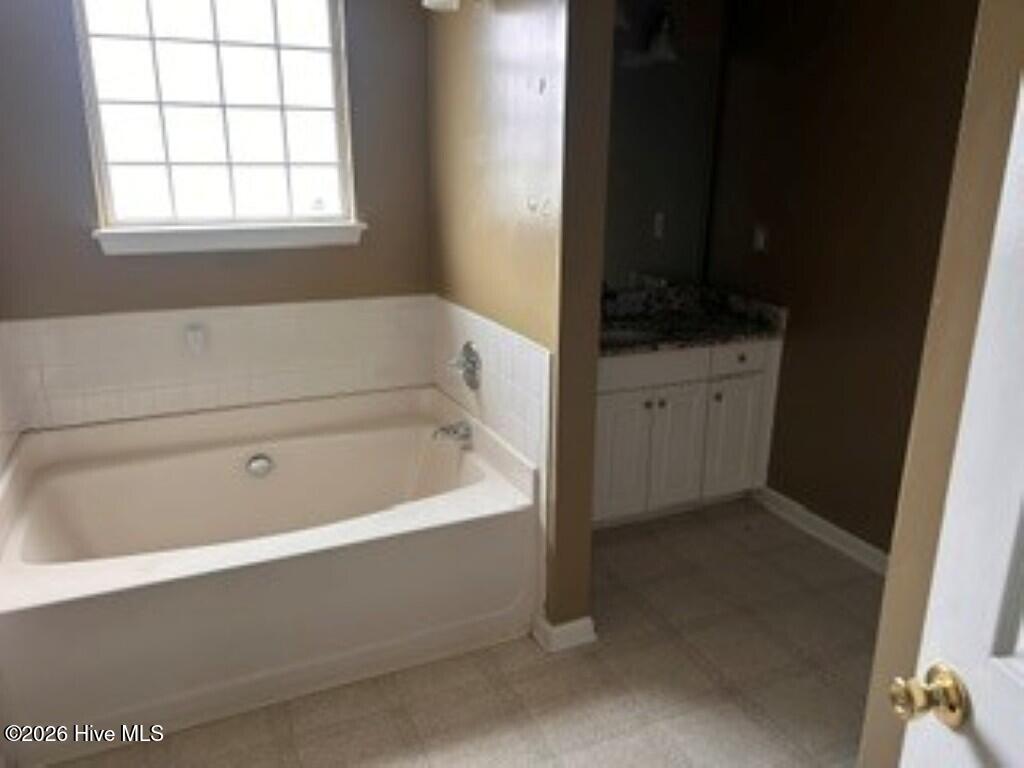 7504 Senators Ridge Drive Property Photo 17