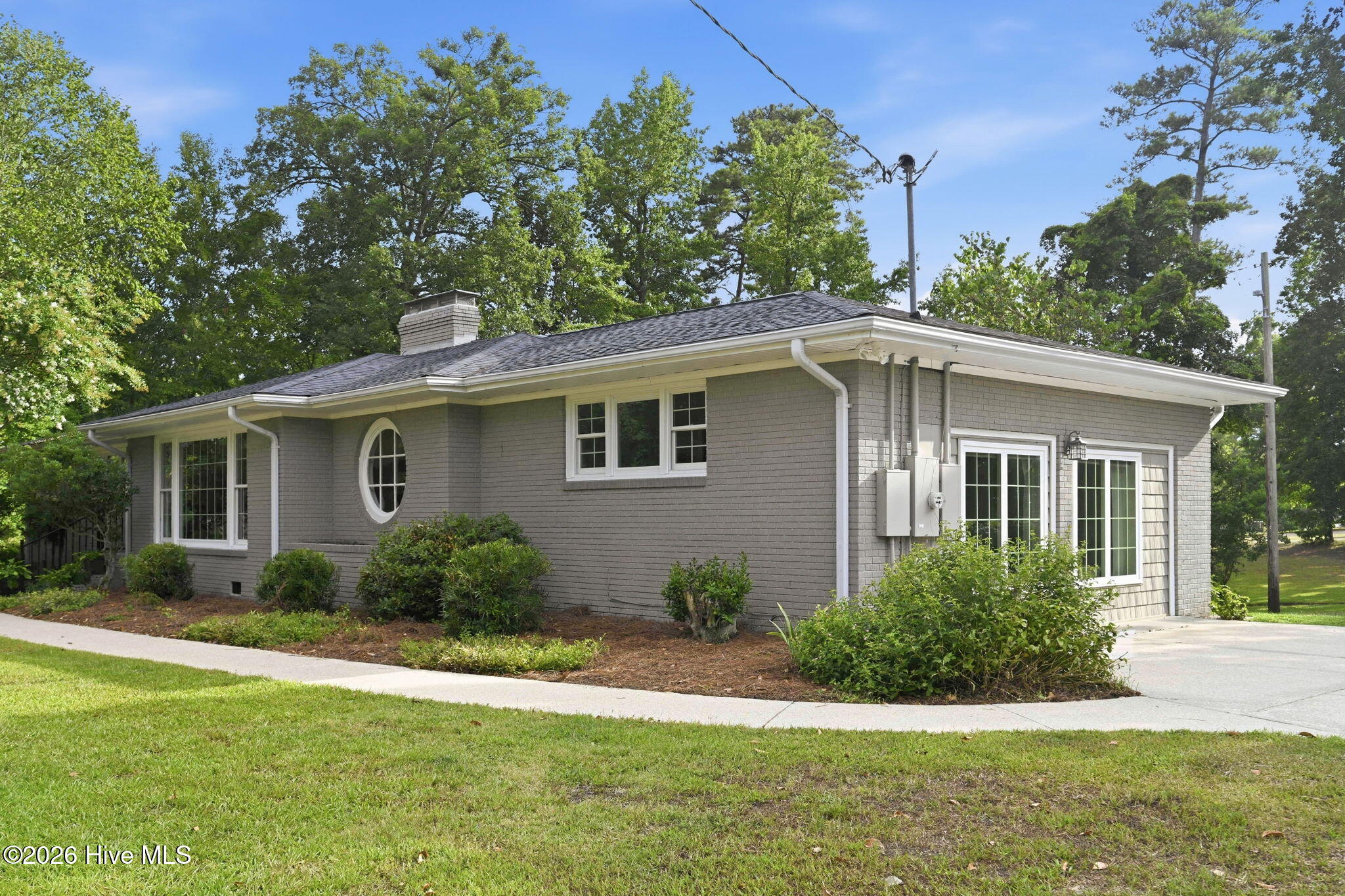 406 Country Club Drive Property Photo 5