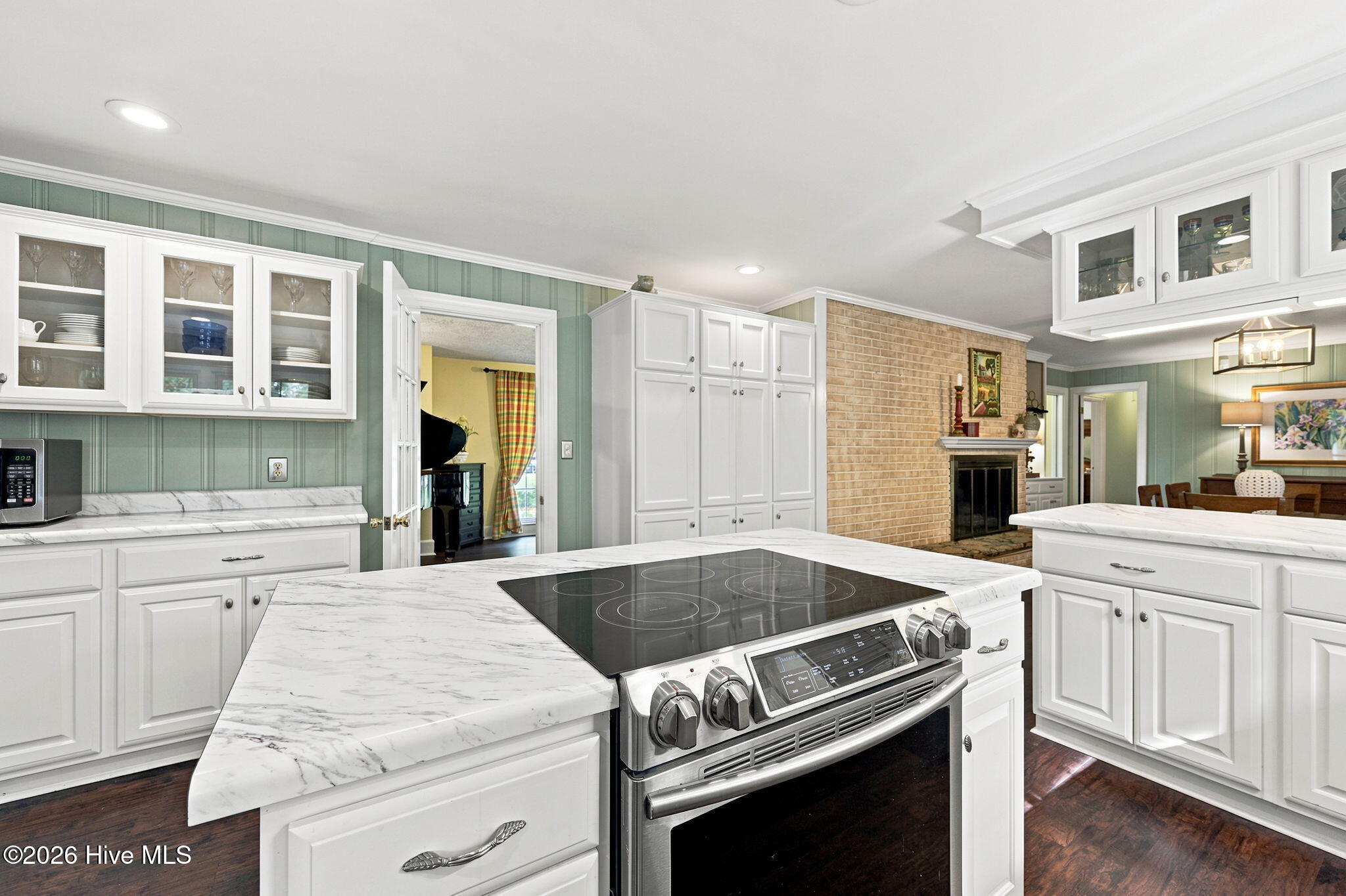 406 Country Club Drive Property Photo 14