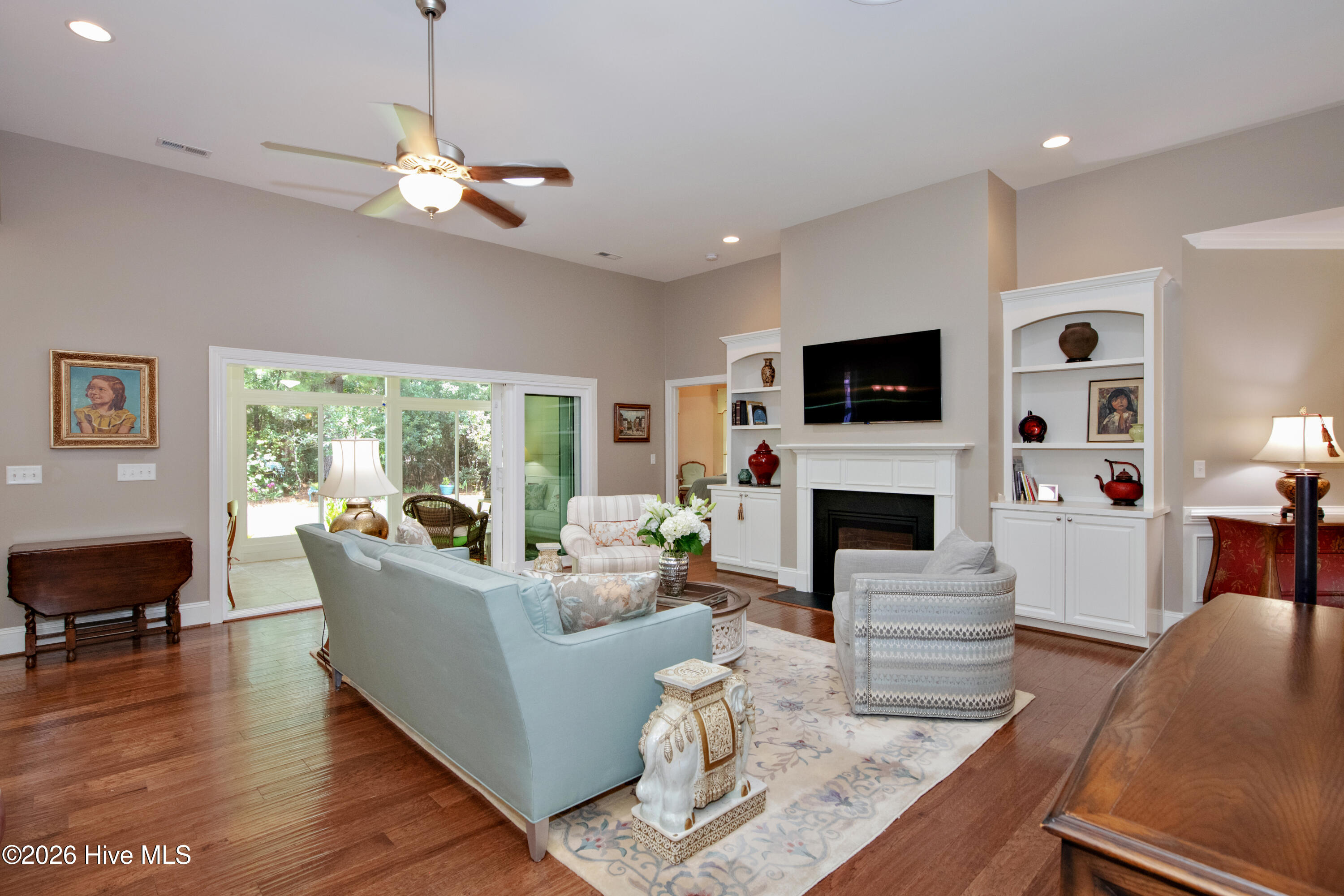 2129 Forest View Circle Property Photo 8