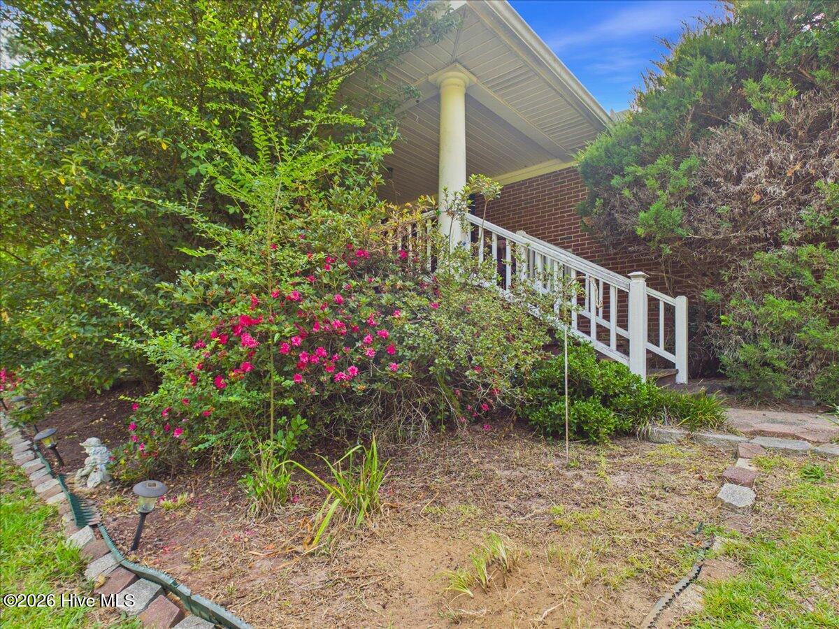 255 Hill And Dell Drive Property Photo 16