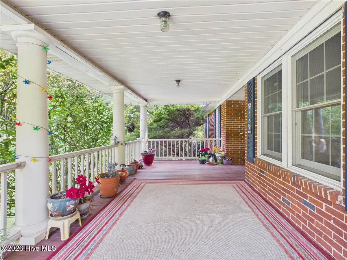 255 Hill And Dell Drive Property Photo 17