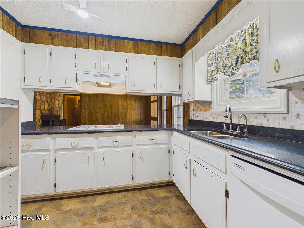 255 Hill And Dell Drive Property Photo 29