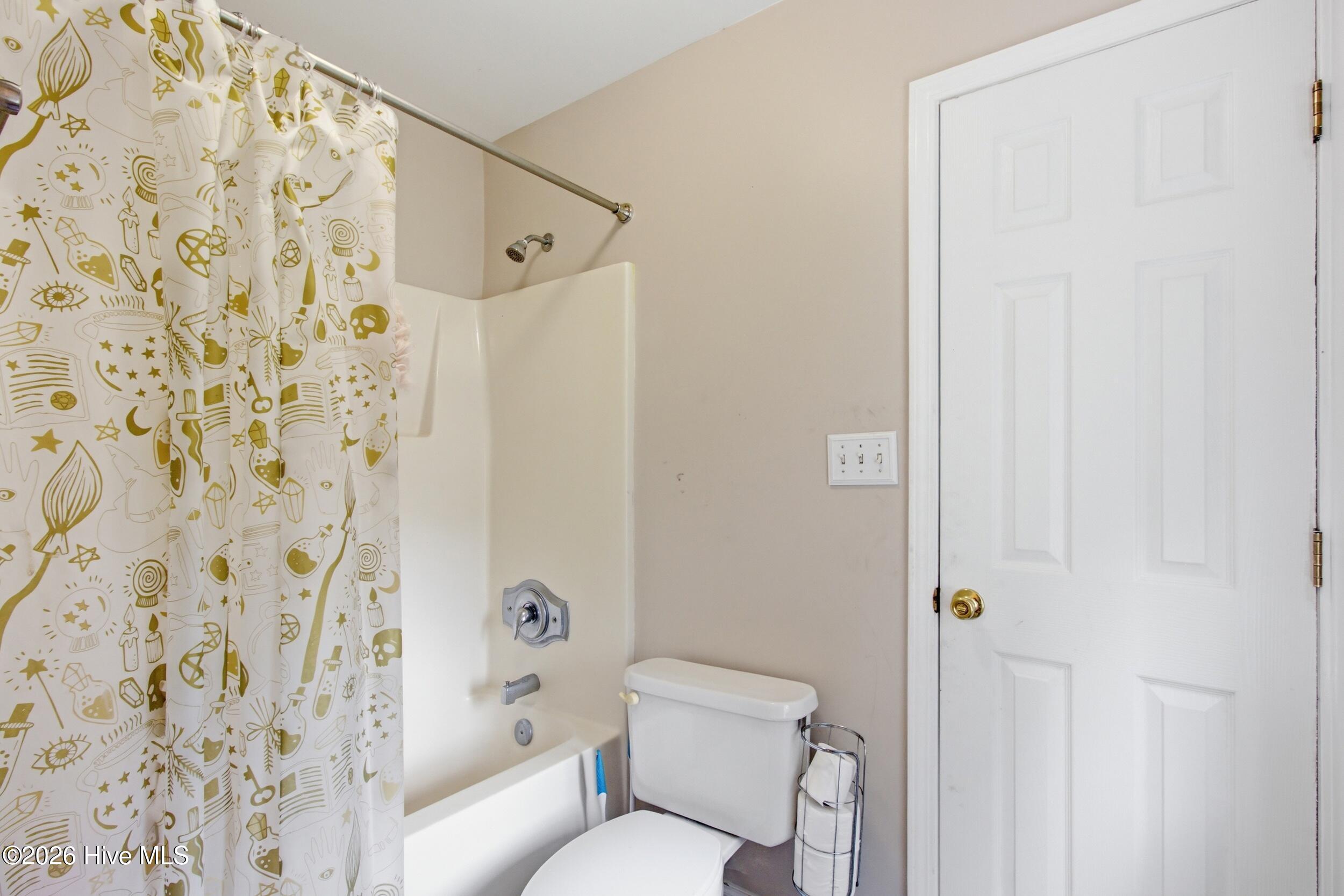 120 Farina Drive Property Photo 14
