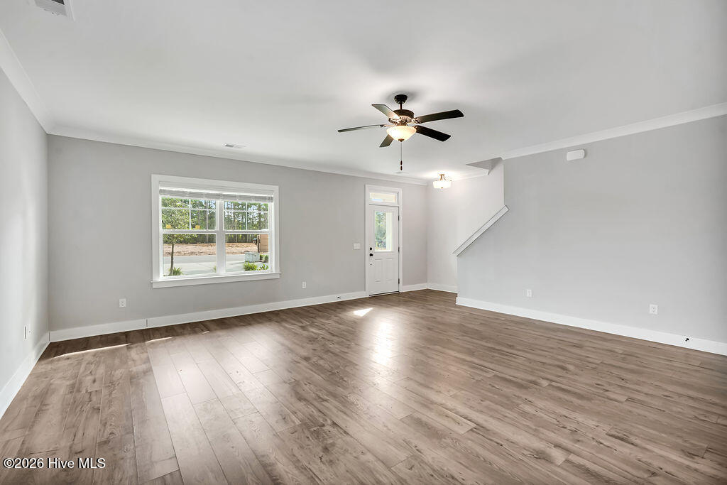 1171 N Caswell Avenue Property Photo 6