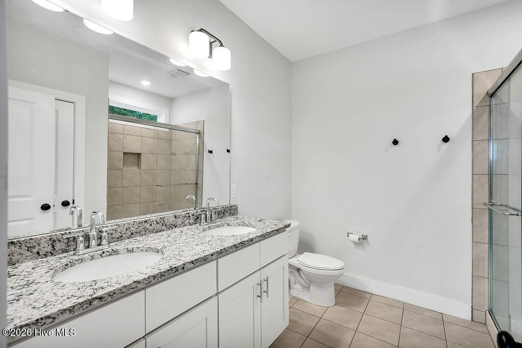 1171 N Caswell Avenue Property Photo 18