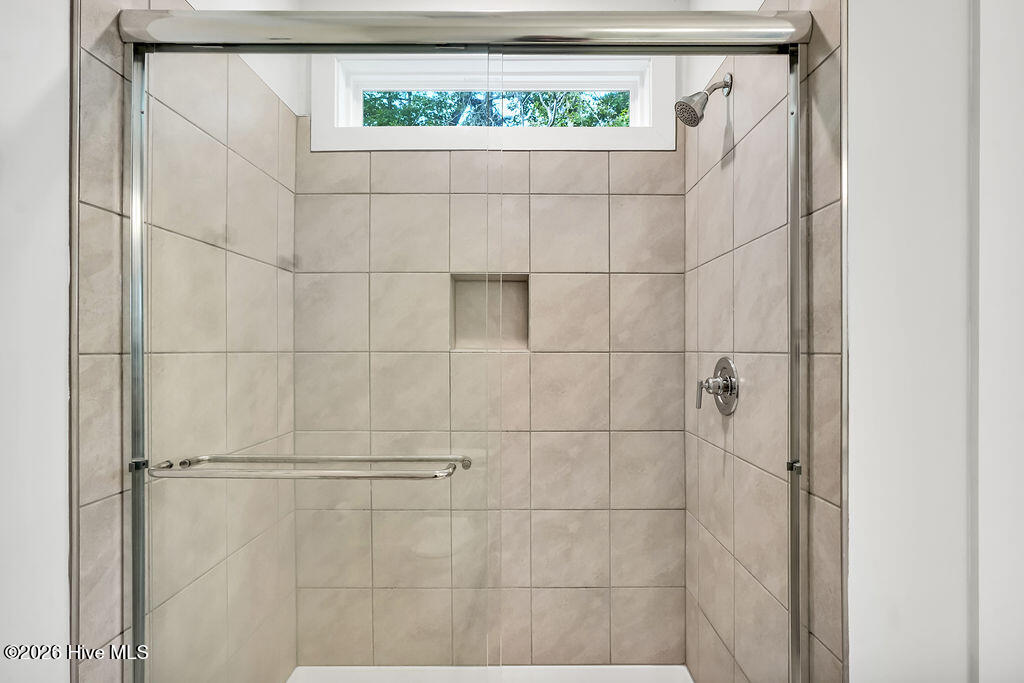 1171 N Caswell Avenue Property Photo 19