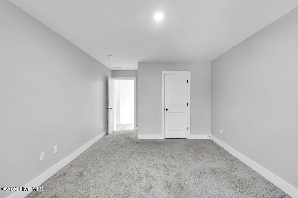 1171 N Caswell Avenue Property Photo 25
