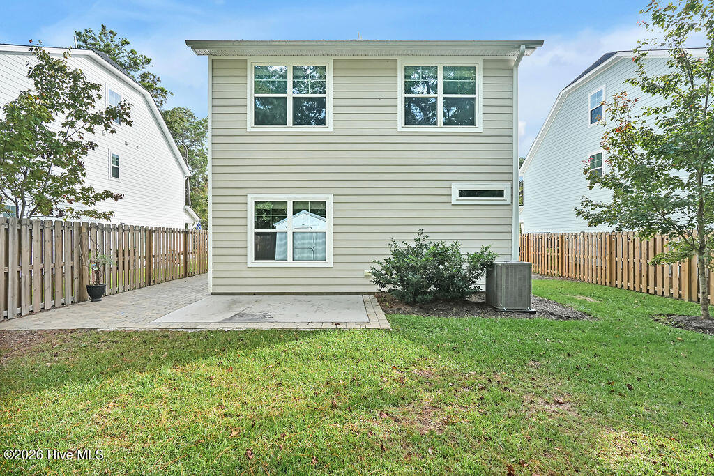 1171 N Caswell Avenue Property Photo 32