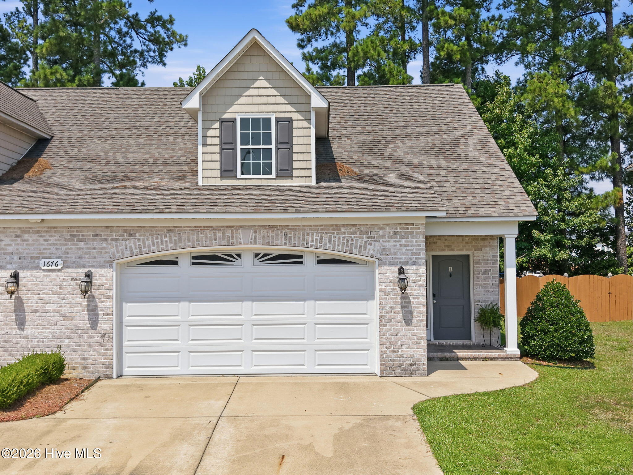 1676 Cambria Drive B Property Photo 1