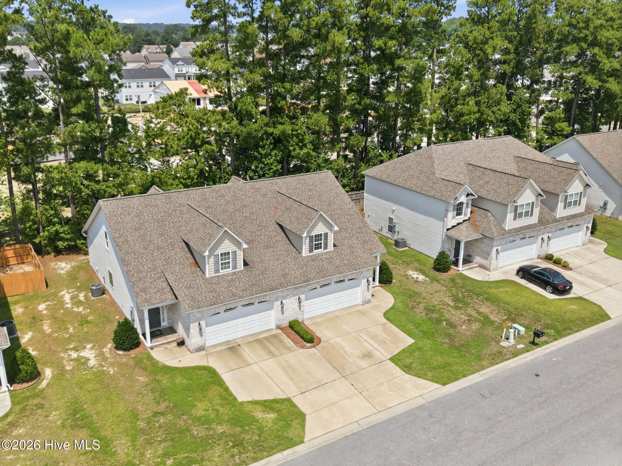 1676 Cambria Drive B Property Photo 3
