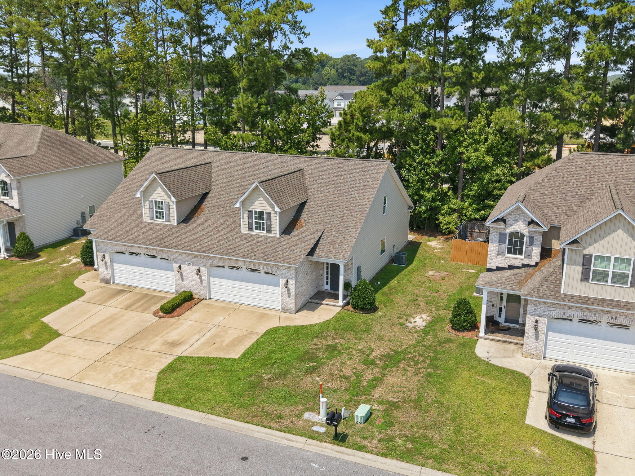 1676 Cambria Drive B Property Photo 8