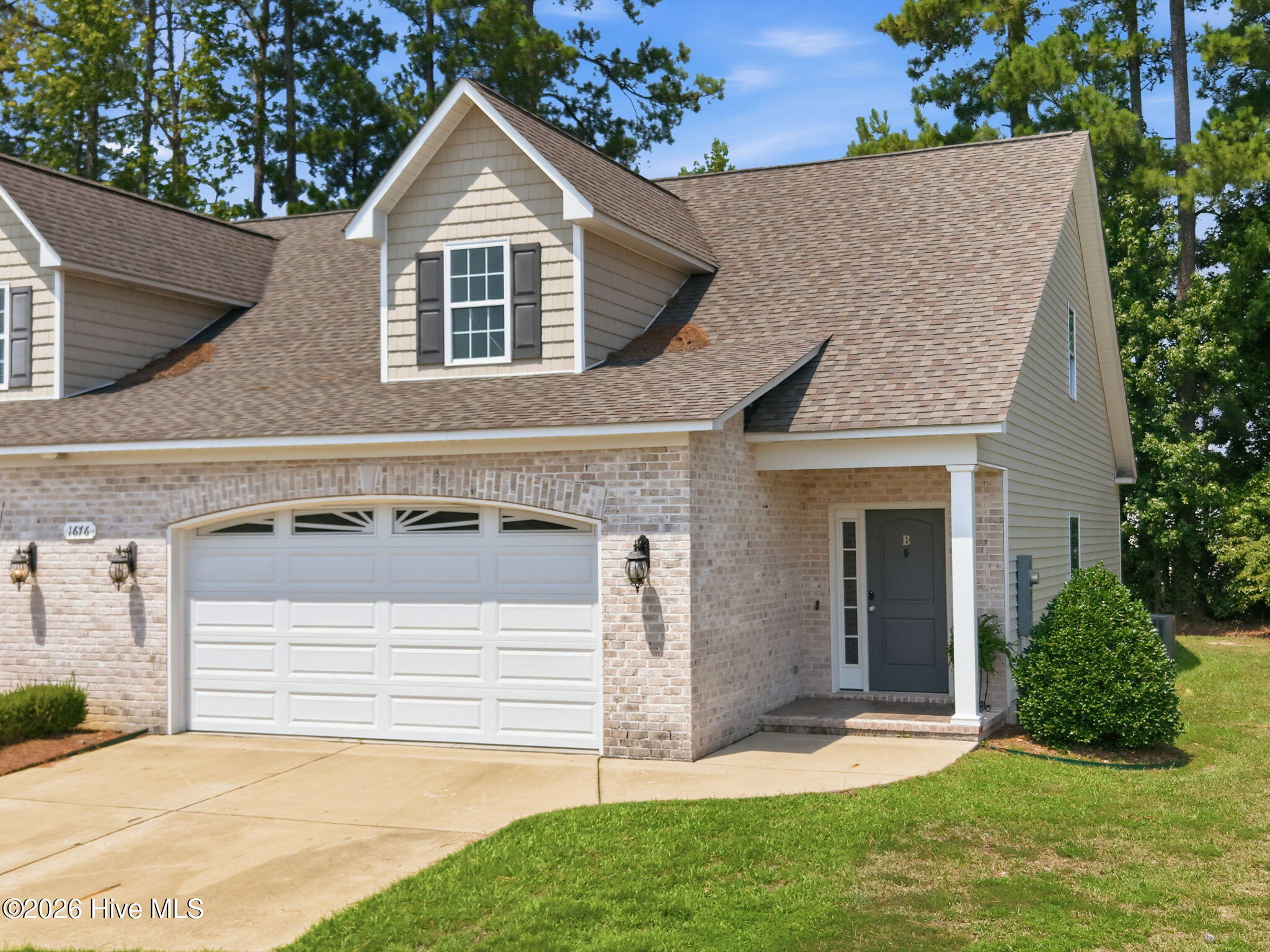 1676 Cambria Drive B Property Photo 9