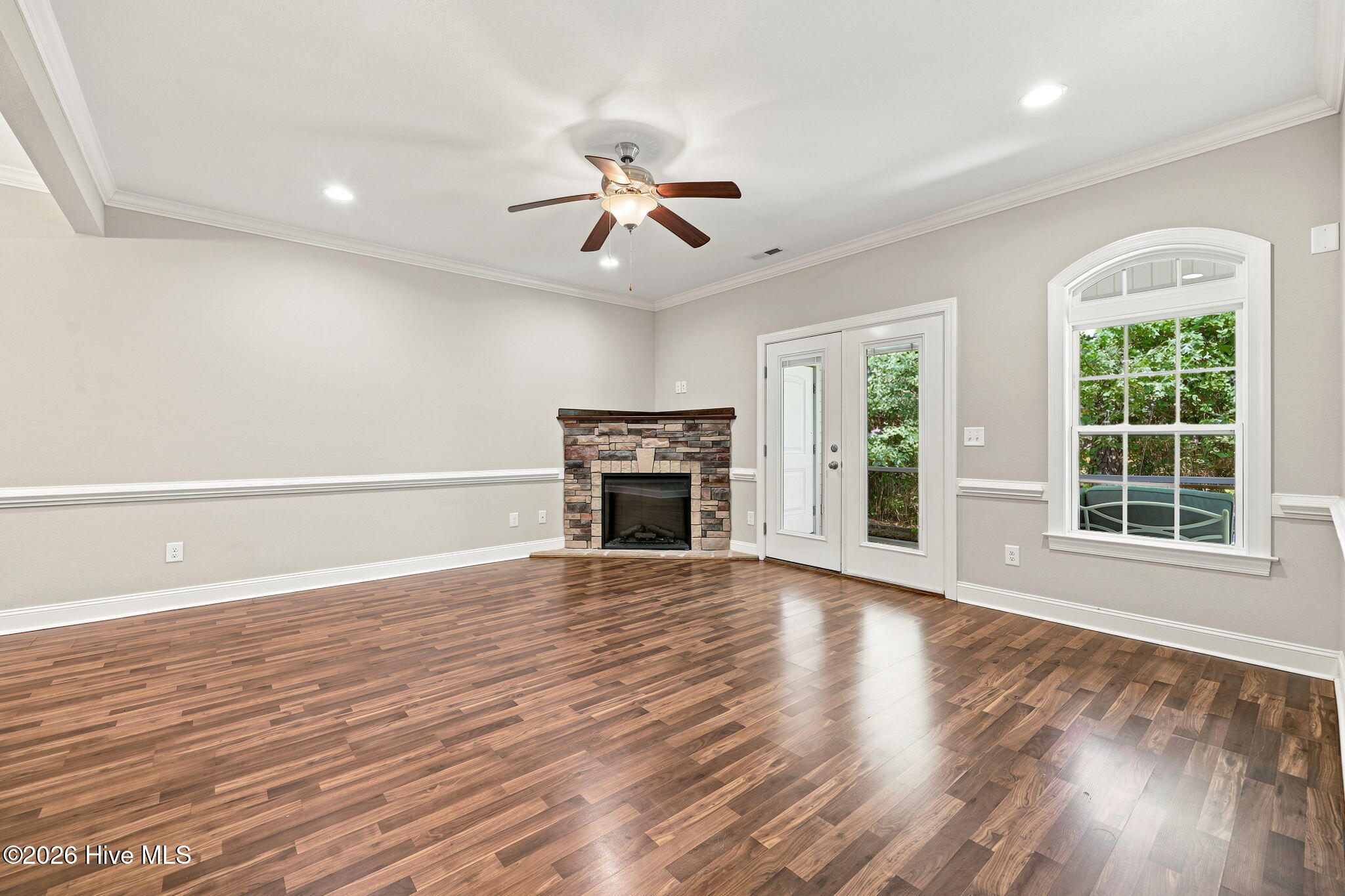 1676 Cambria Drive B Property Photo 13