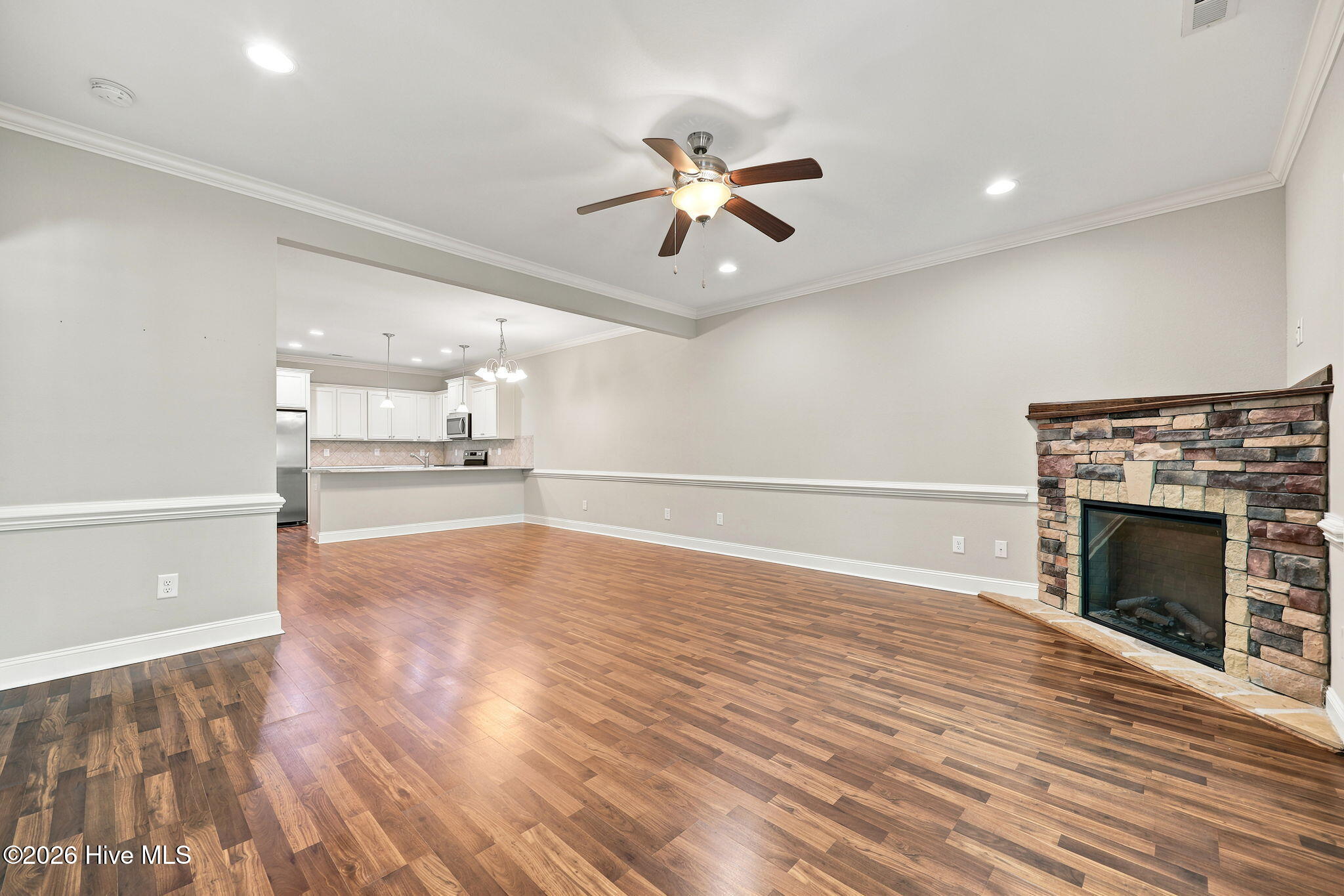 1676 Cambria Drive B Property Photo 14