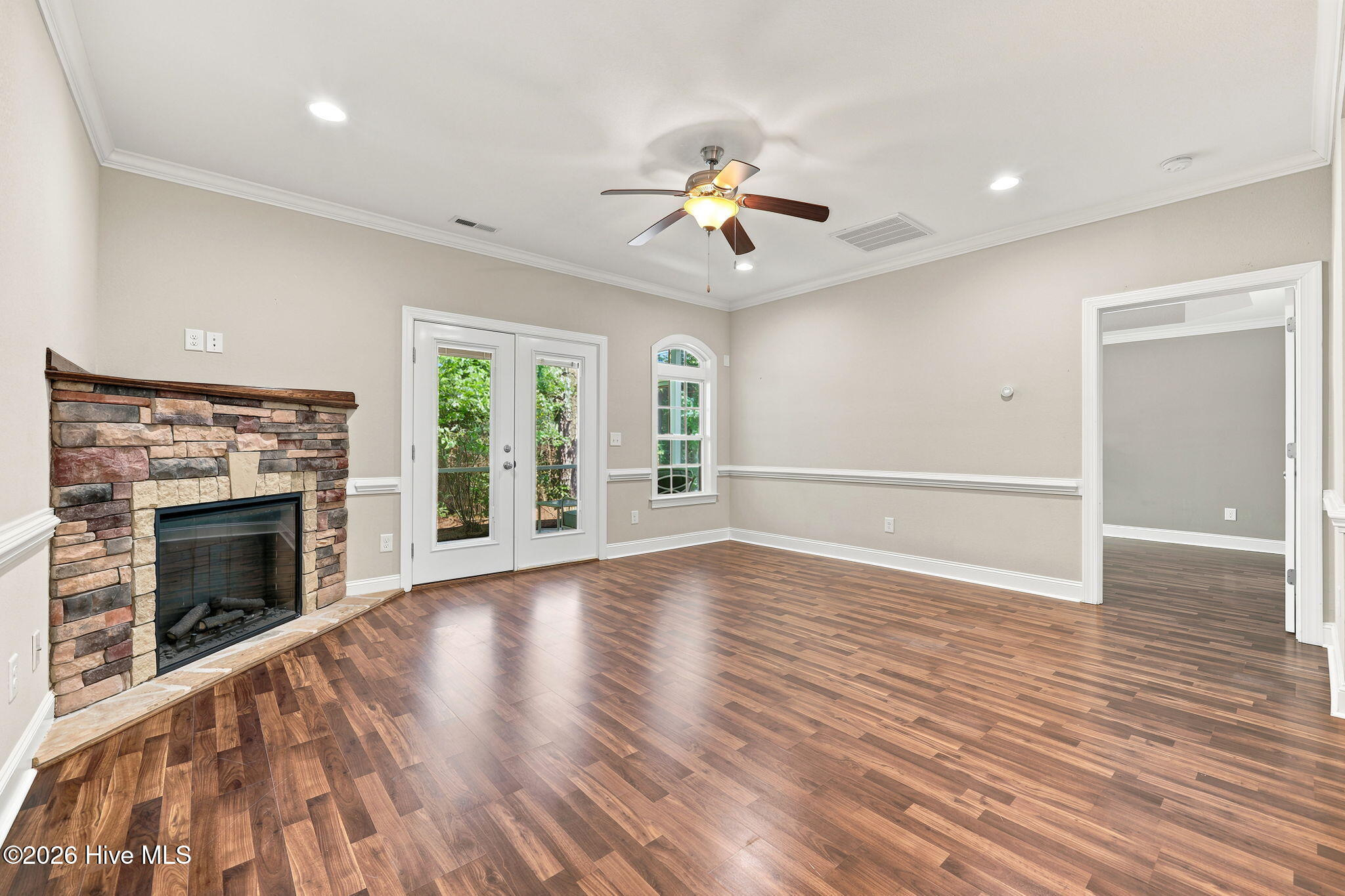 1676 Cambria Drive B Property Photo 15