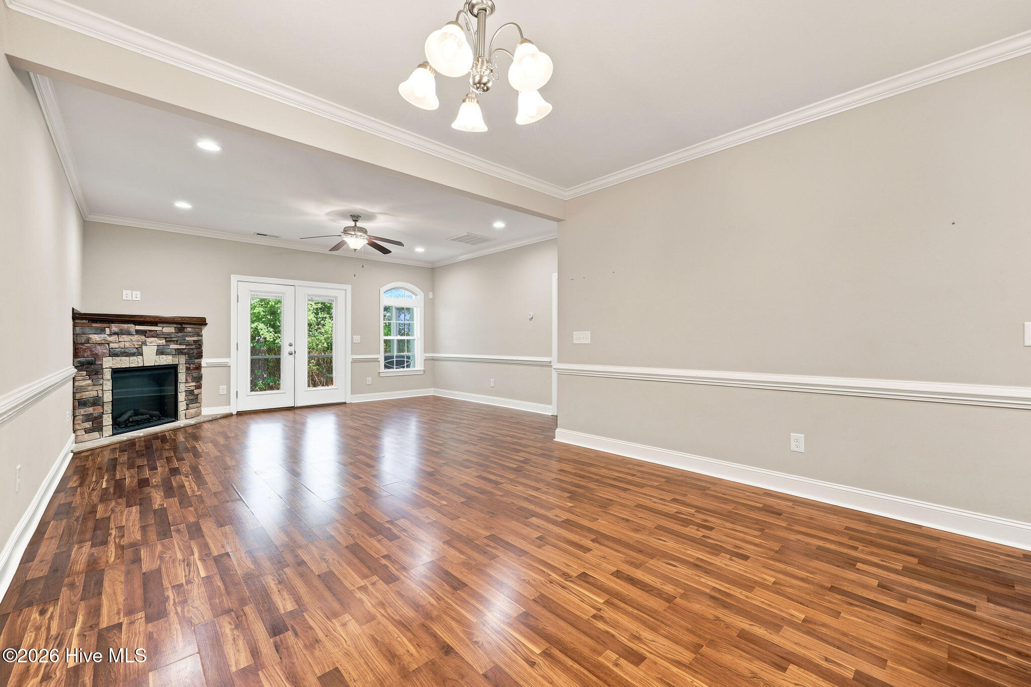 1676 Cambria Drive B Property Photo 17