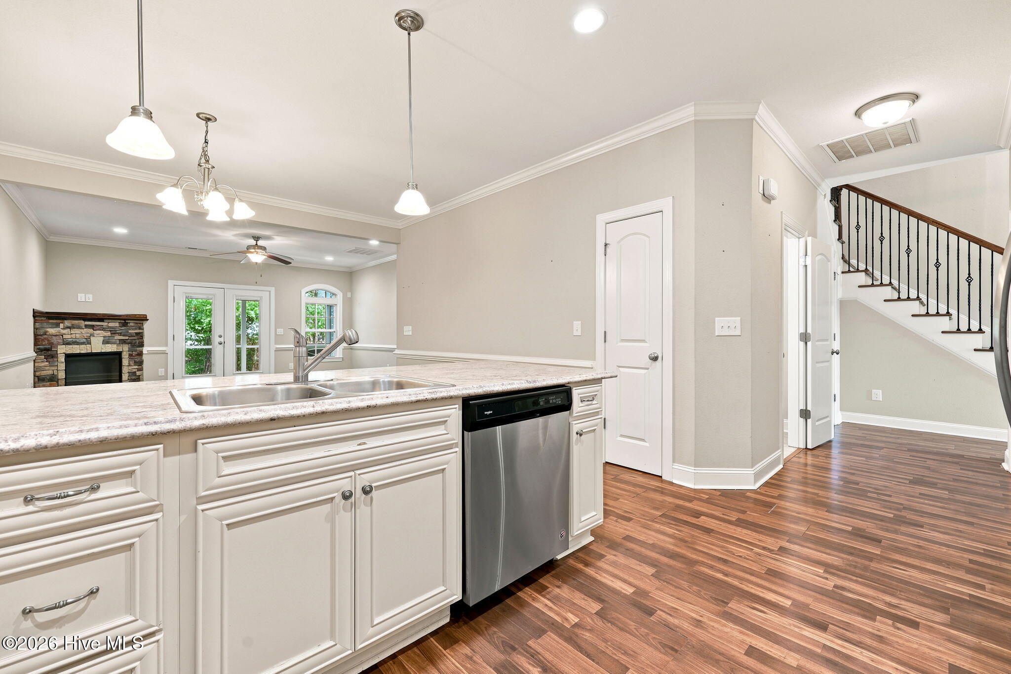 1676 Cambria Drive B Property Photo 18